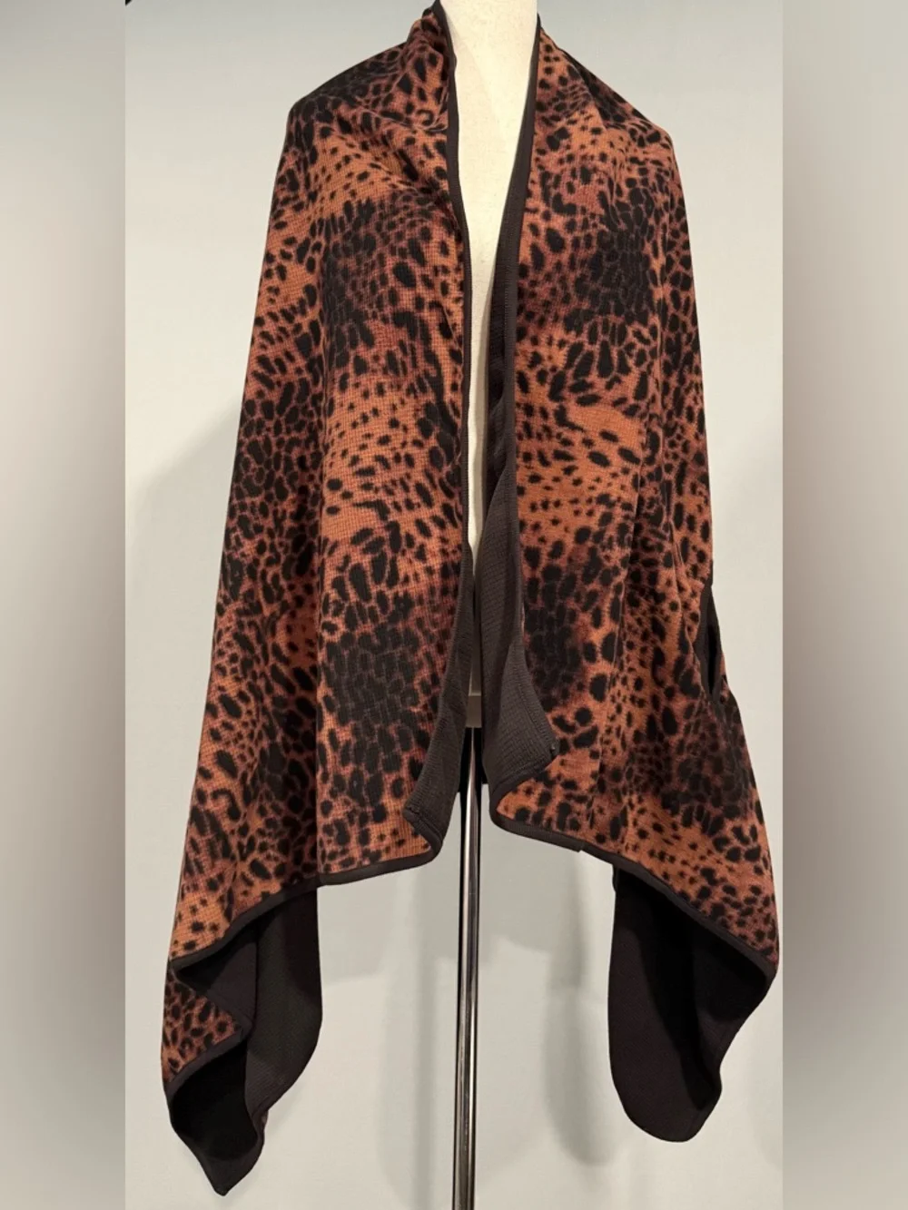 Cuddl Duds Leopard Print Wrap in Brown and Black